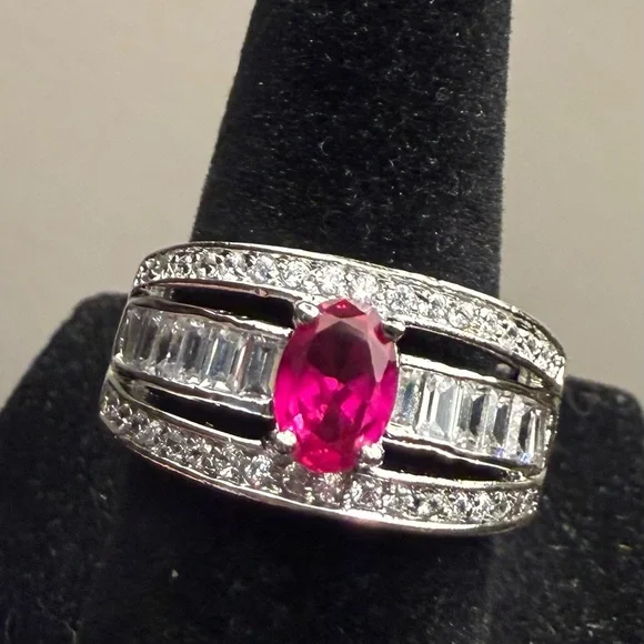 Ring - sz 7.25 - pink crystal stone w/rows of clear crystals - silver tone New - Picture 4 of 10